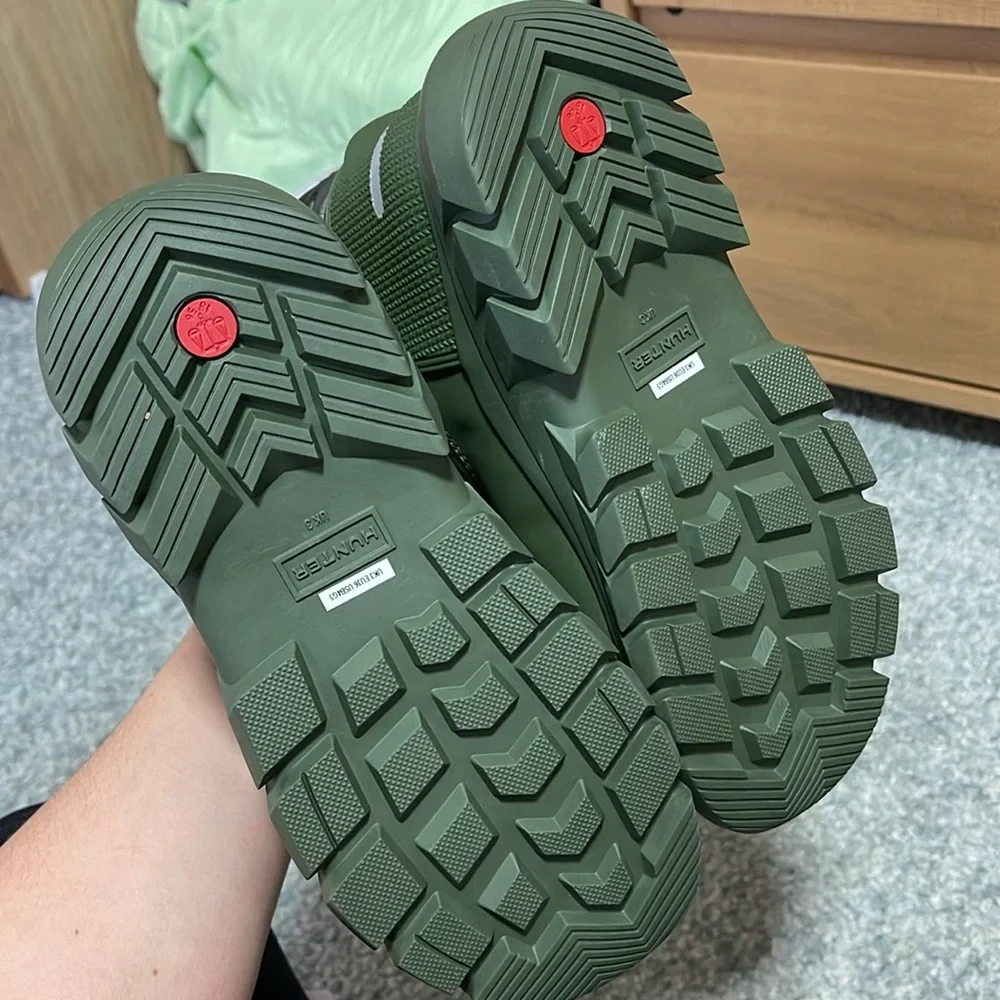 HUNTER Snow Boots SIZE 4